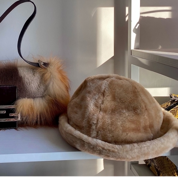 Fendi shearling bucket hat - Picture 3 of 4